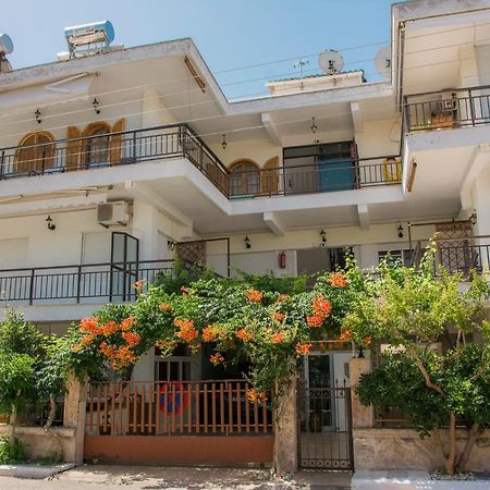 Apartments Tania Paralia Dionysiou Exterior foto